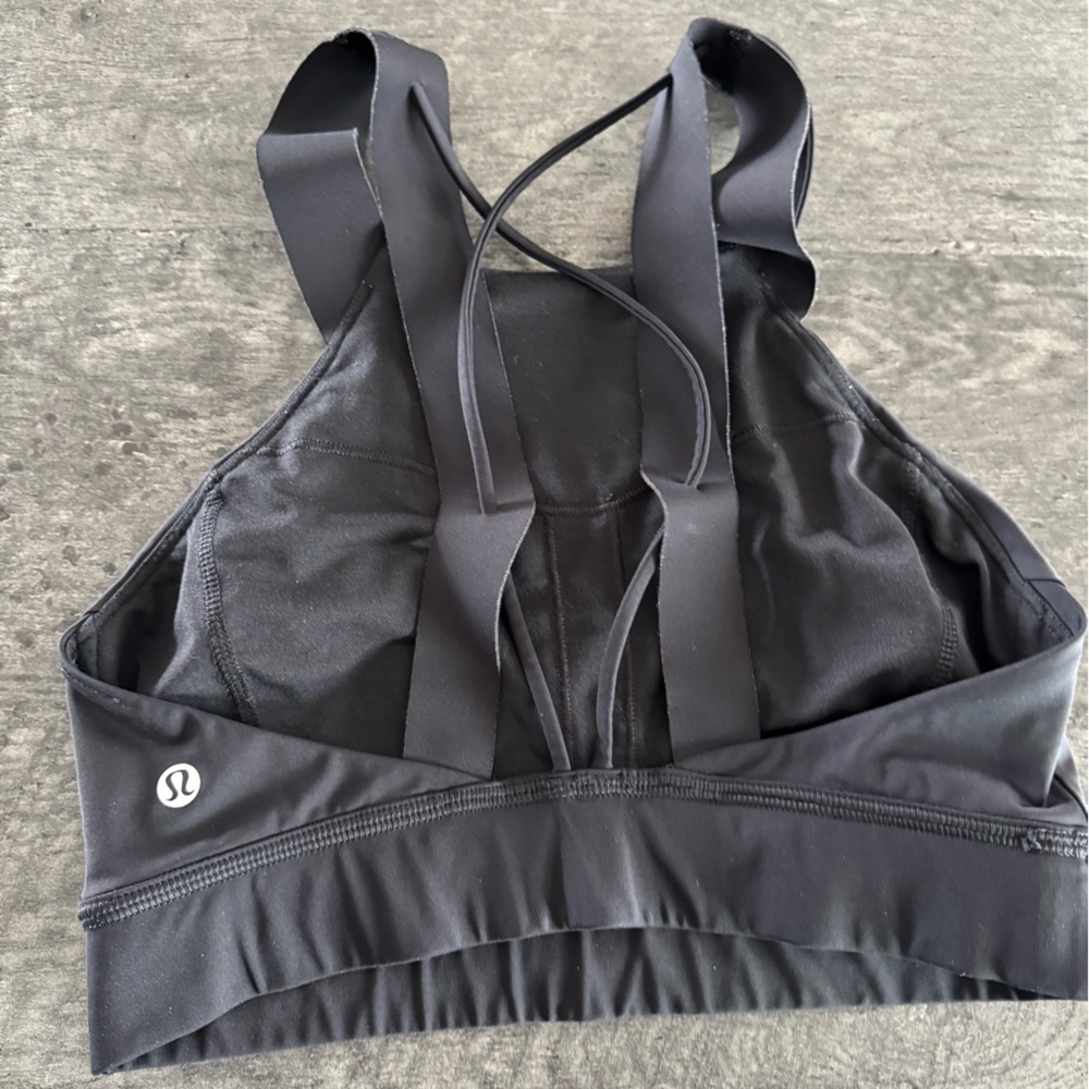 Lululemon sports bra